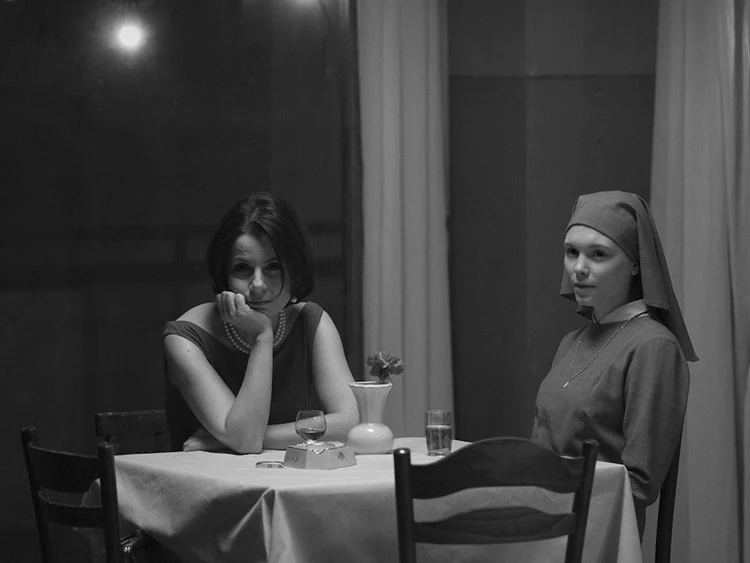 Agata Kulesza i Agata Trzebuchowska w filmie "Ida" (2013)