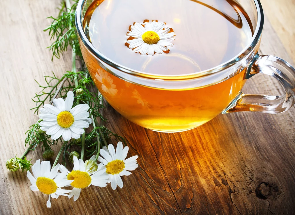 Herbatka z rumianku pomoże na dolegliwości jelitowe