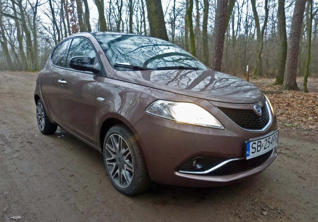 Lancia Ypsilon