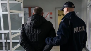 37-letniemu mieszkańcowi Świętochłowic, który zaatakował policjantów nożem, grozi do 10 lat więzienia 