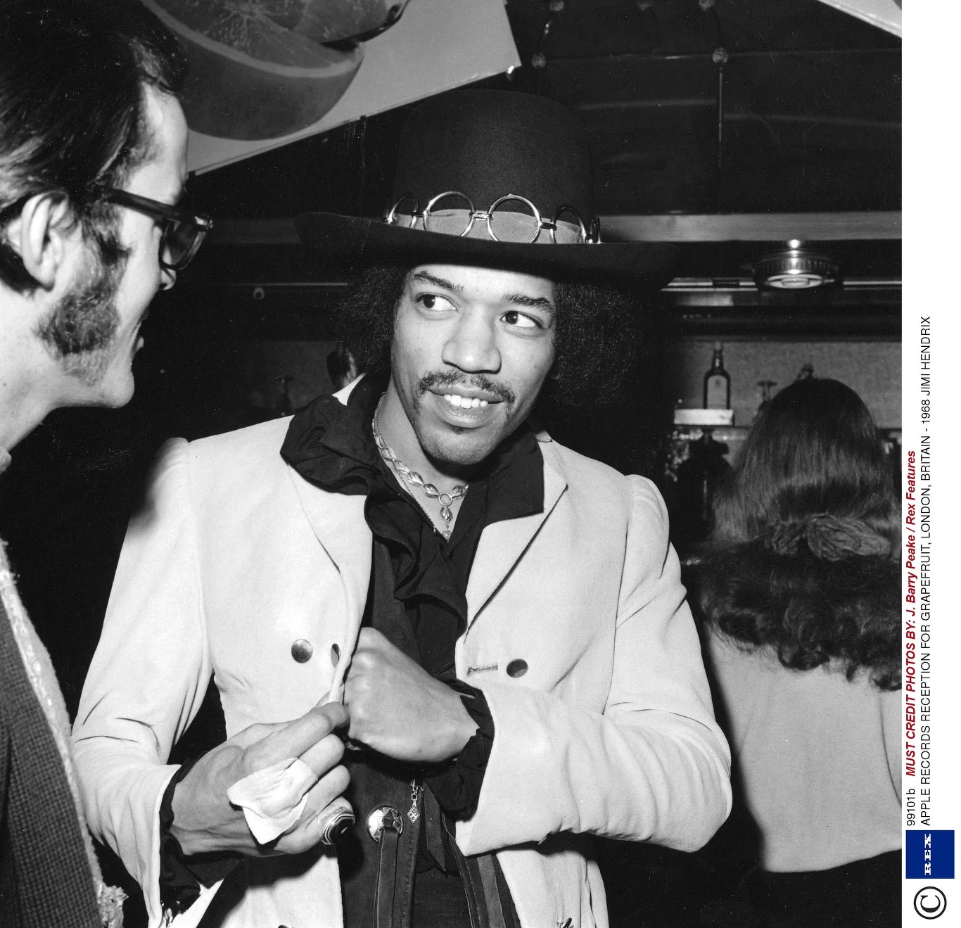 Jimi Hendrix zmarł 18 września 1970 roku. Zgon nastąpił w w wyniku komplikacji po zażyciu środków nasennych