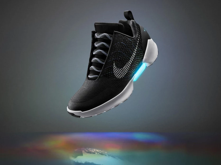 Nike Hyperadapt 1.0 - samowiążące się buty rodem z przyszłości trafią do sprzedaży jeszcze w tym roku