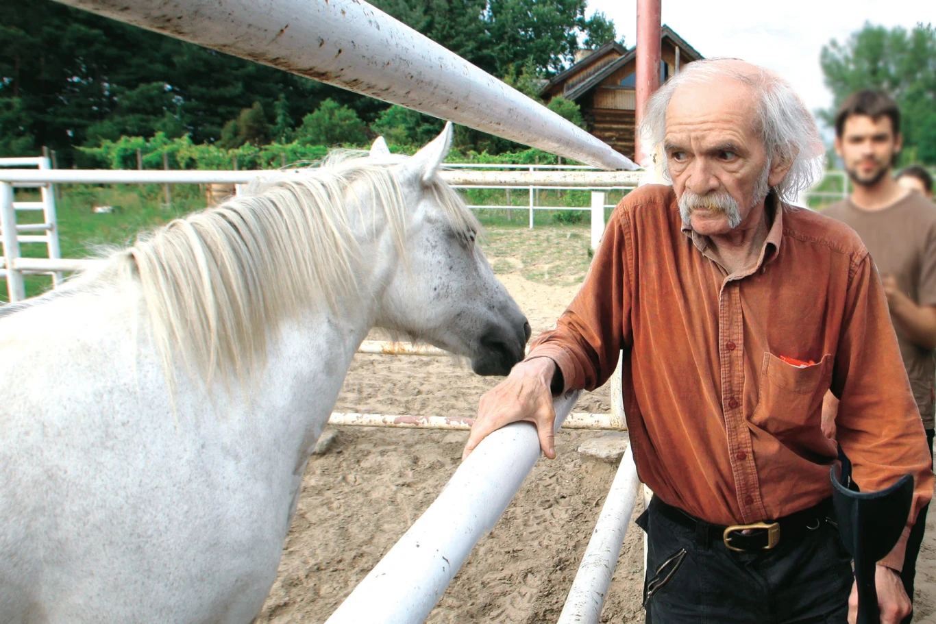 Bohdan Smoleń w 2007 roku założył fundację „Stworzenia Pana Smolenia”, aby pomagać niepełnosprawnym.
