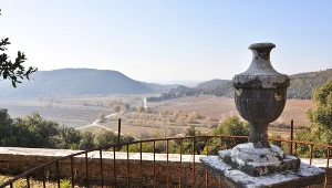 Opuszczona włoska wioska w Toskanii wystawiona na sprzedaż