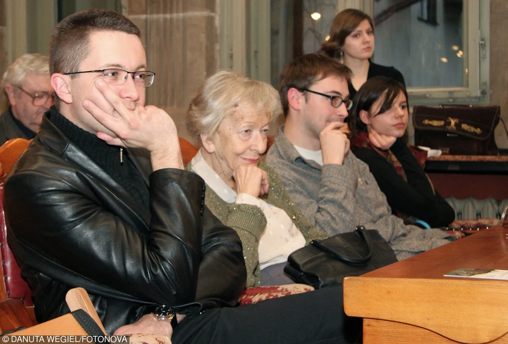 Wislawa Szymborska poetka i Michal Rusinek, 05.04.2006 - Krakow Spotkanie autorskie, nowy tomik wierszy " Drzazga ", fot. Danuta Wegiel/FOTONOVA