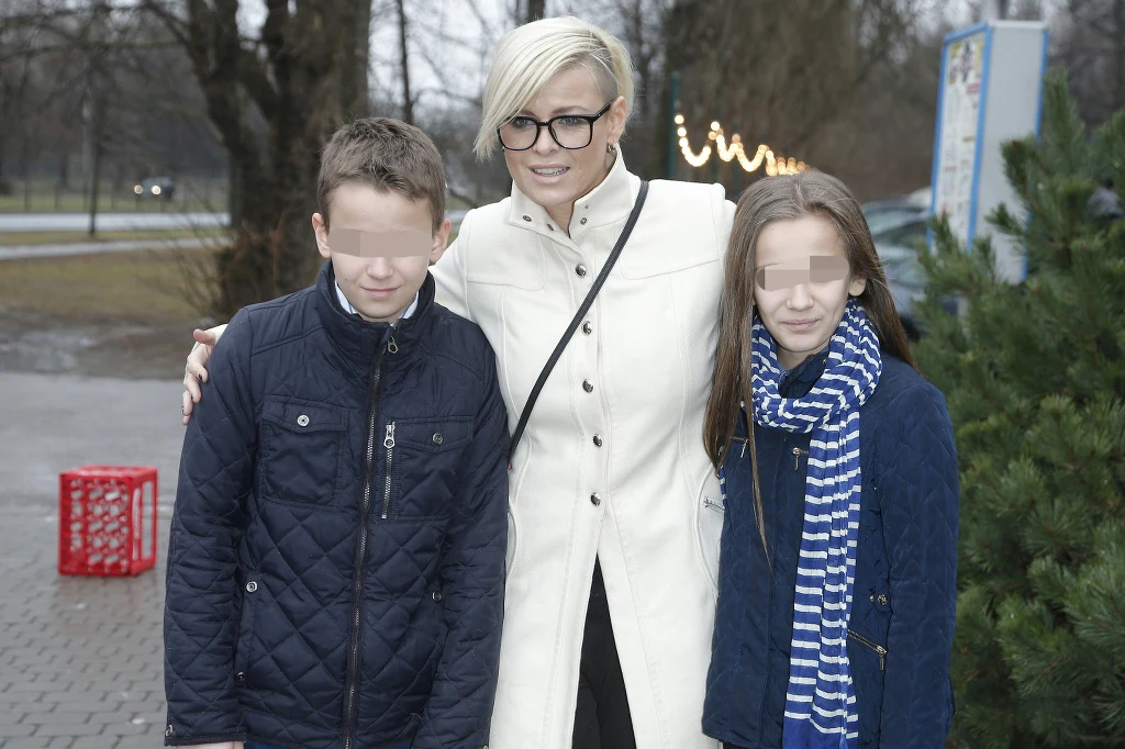 Mandaryna z dziećmi Michała Wiśniewskiego Mandaryna z dziećmi Michała Wiśniewskiego