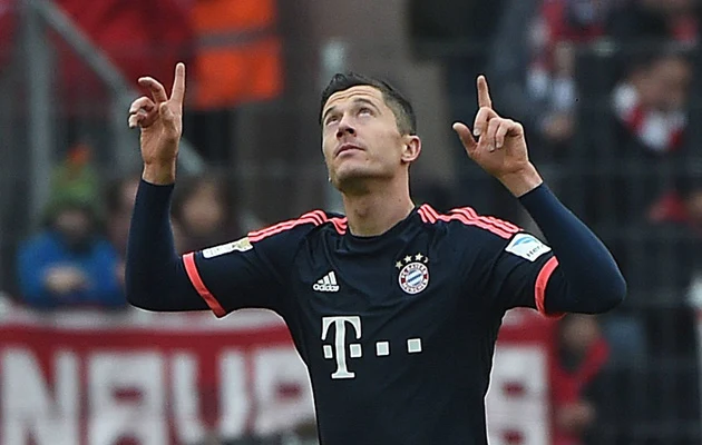 Robert Lewandowski pożegnał swoją babcię! Robert Lewandowski pożegnał swoją babcię!