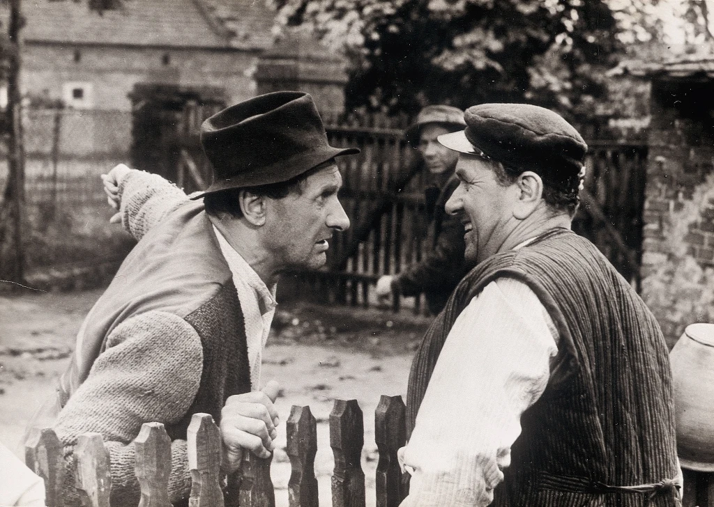 Kadr z filmu "Sami swoi"