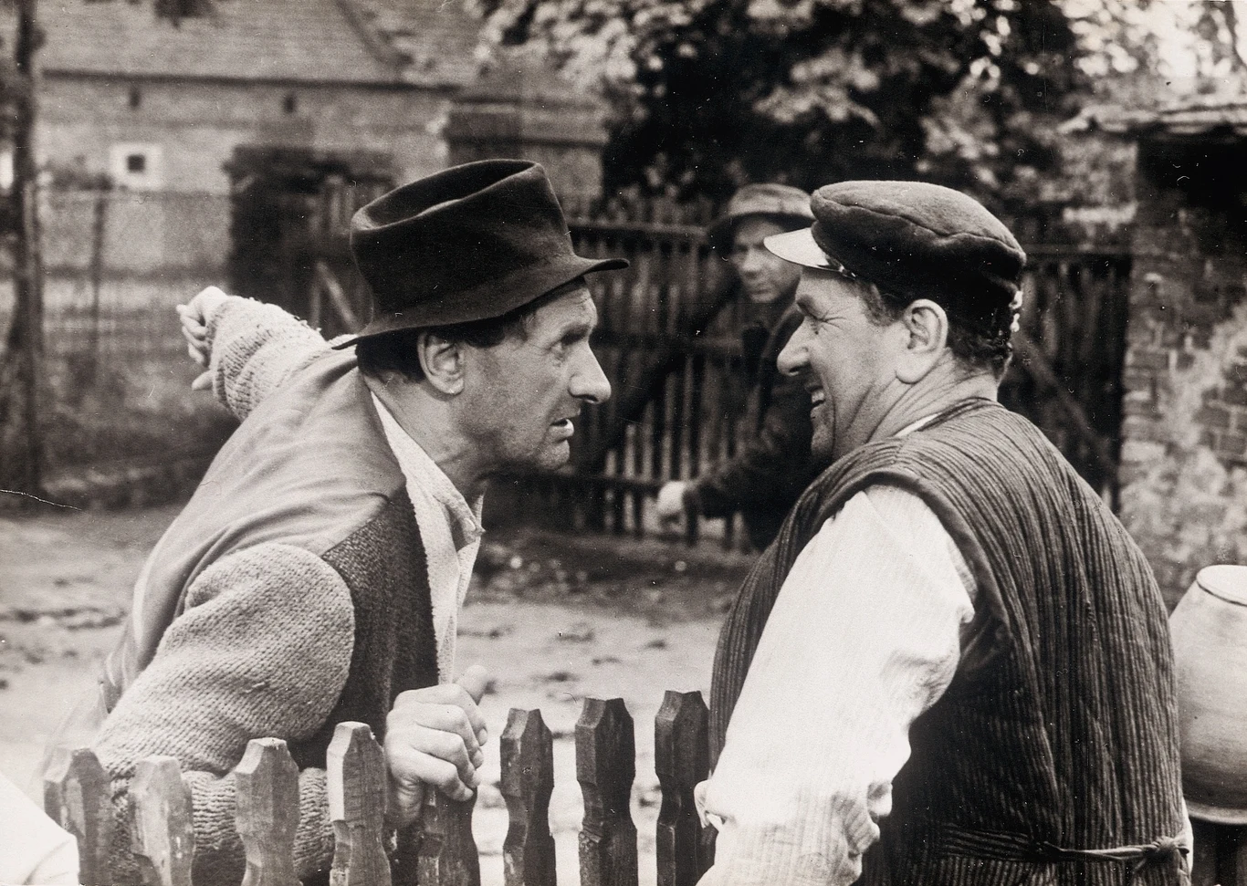 Kadr z filmu "Sami swoi" Kadr z filmu "Sami swoi"