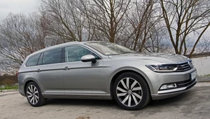 Volkswagen Passat wzywany do serwisu