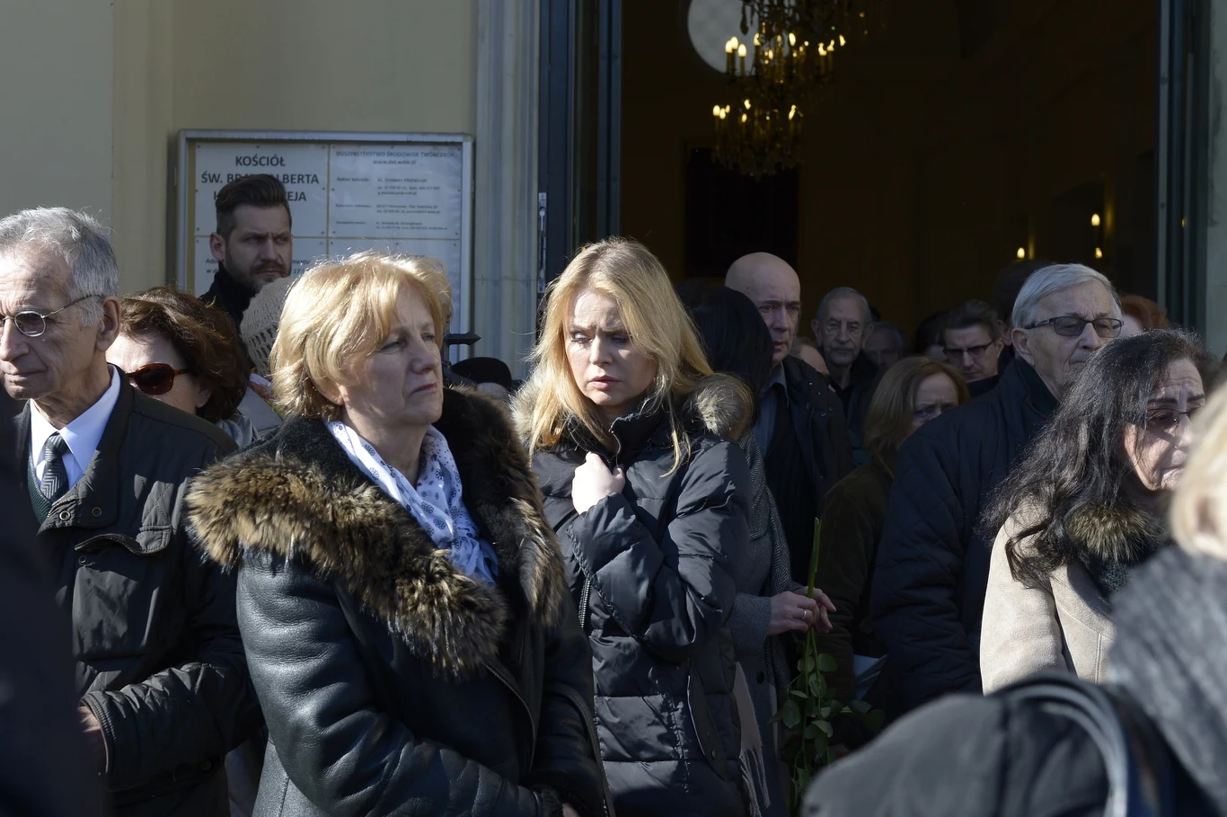 W ostatniej drodze Marianowi Kociniakowi towarzyszyli znajomi aktorzy.

 