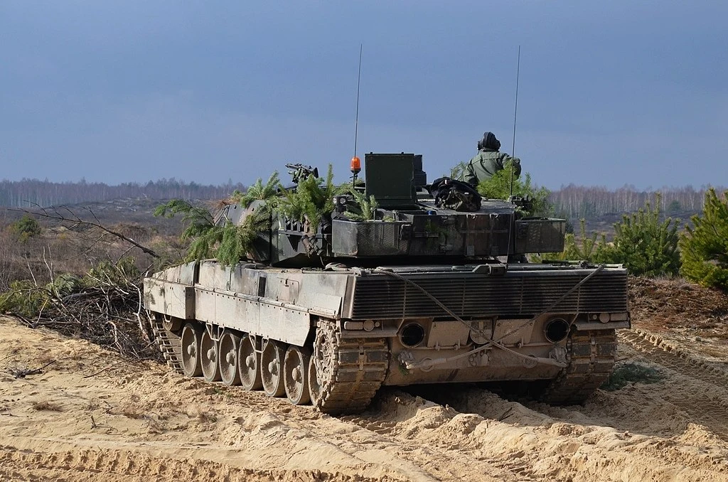 Leopardy 34. Brygady Kawalerii Pancernej podczas ćwiczeń z użyciem laserowego symulatora