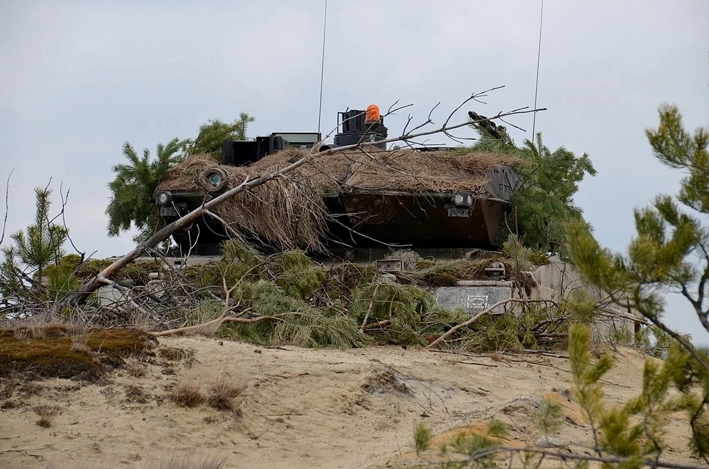 Leopardy 34. Brygady Kawalerii Pancernej podczas ćwiczeń z użyciem laserowego symulatora