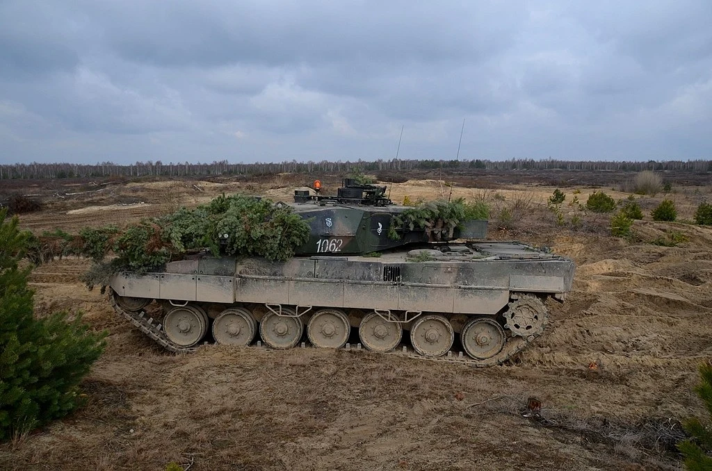 Leopardy 34. Brygady Kawalerii Pancernej podczas ćwiczeń z użyciem laserowego symulatora