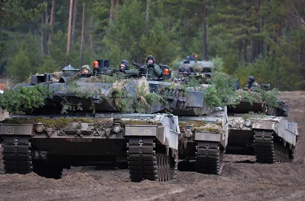 Leopardy 34. Brygady Kawalerii Pancernej podczas ćwiczeń z użyciem laserowego symulatora