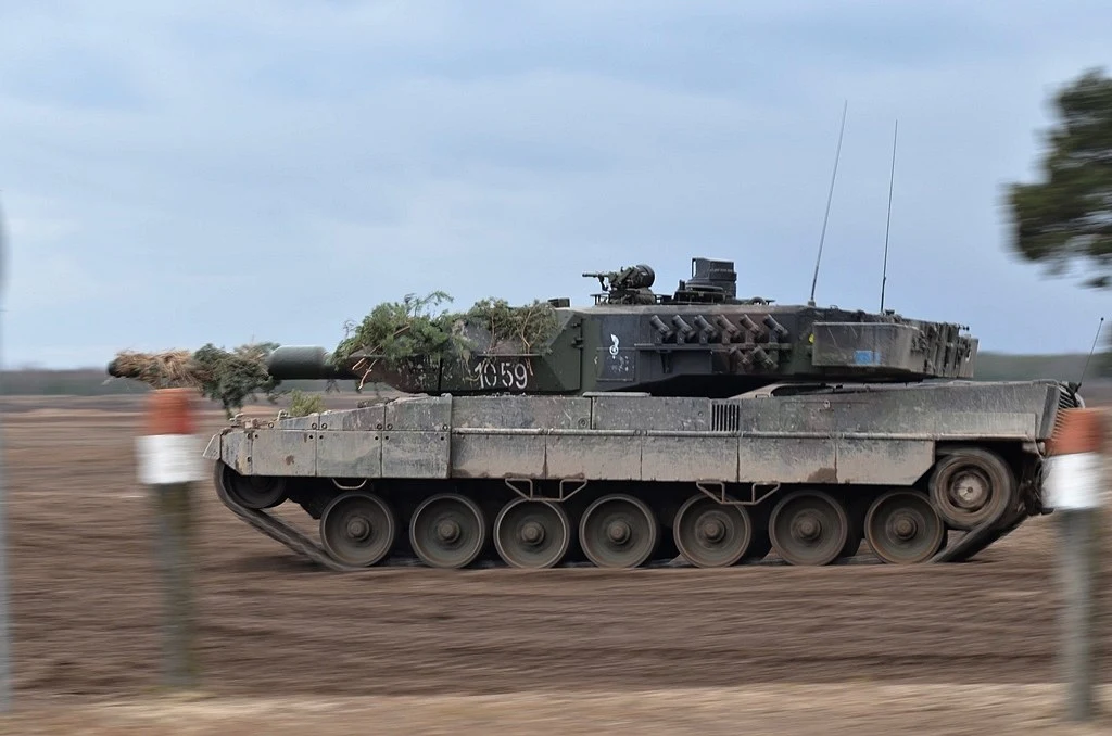 Leopardy 34. Brygady Kawalerii Pancernej podczas ćwiczeń z użyciem laserowego symulatora