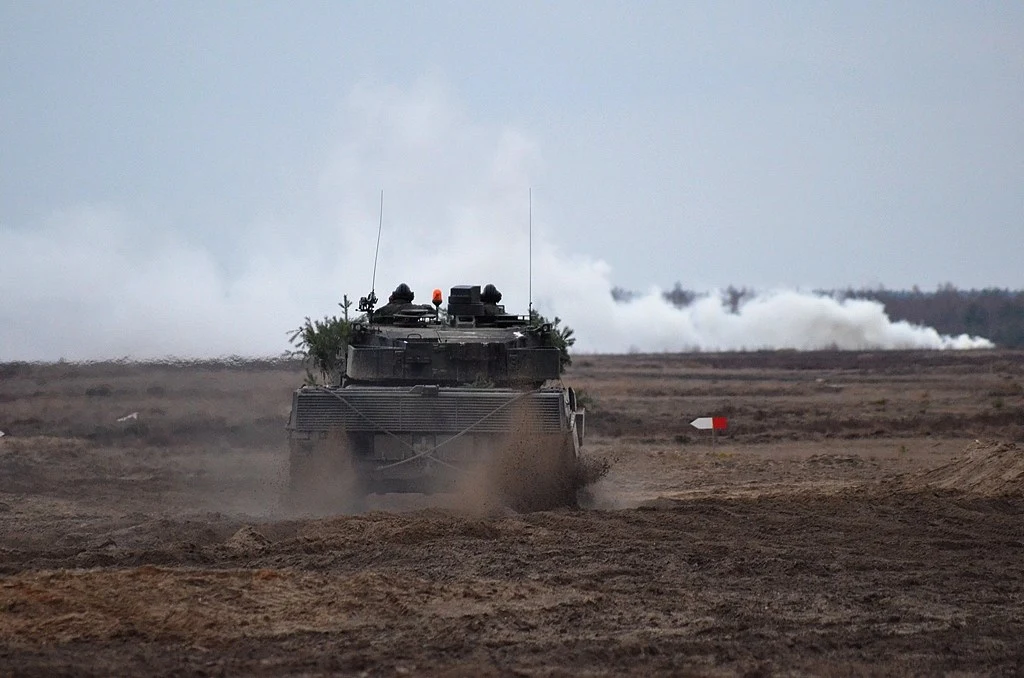 Leopardy 34. Brygady Kawalerii Pancernej podczas ćwiczeń z użyciem laserowego symulatora