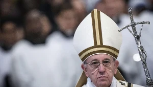 Papież Franciszek podczas wielkoczwartkowej mszy św. 