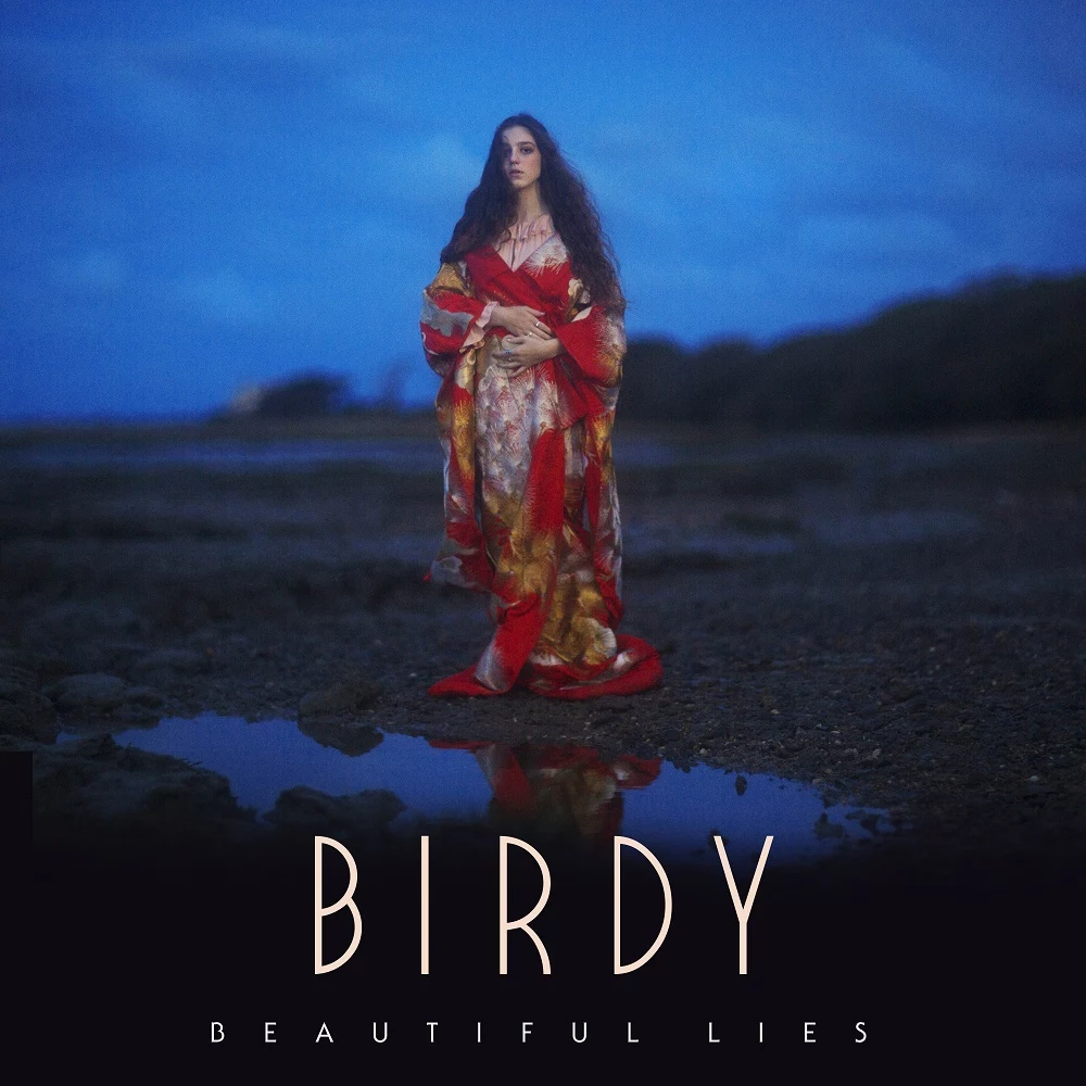 Birdy na okładce płyty "Beautiful Lies"