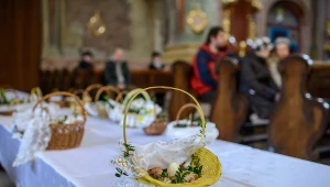 Święcenie pokarmów w Archikatedrze św. Jana Chrzciciela i św. Jana Ewangelisty w Lublinie, zdj. ilustr.