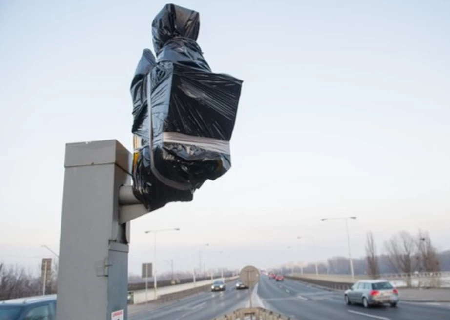 Obecnie dezaktywowane fotoradary pozostały na swoich miejscach - są jedynie zakryte folią