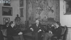 Wizyta w Polsce Lorda Tajnej Pieczęci Wielkiej Brytanii Anthony’ego Edena. Audiencja u prezydenta II Rzeczpospolitej. Widoczni od prawej: minister Anthony Eden, prezydent Ignacy Mościcki, minister Józef Beck, radca Henryk Lubomirski