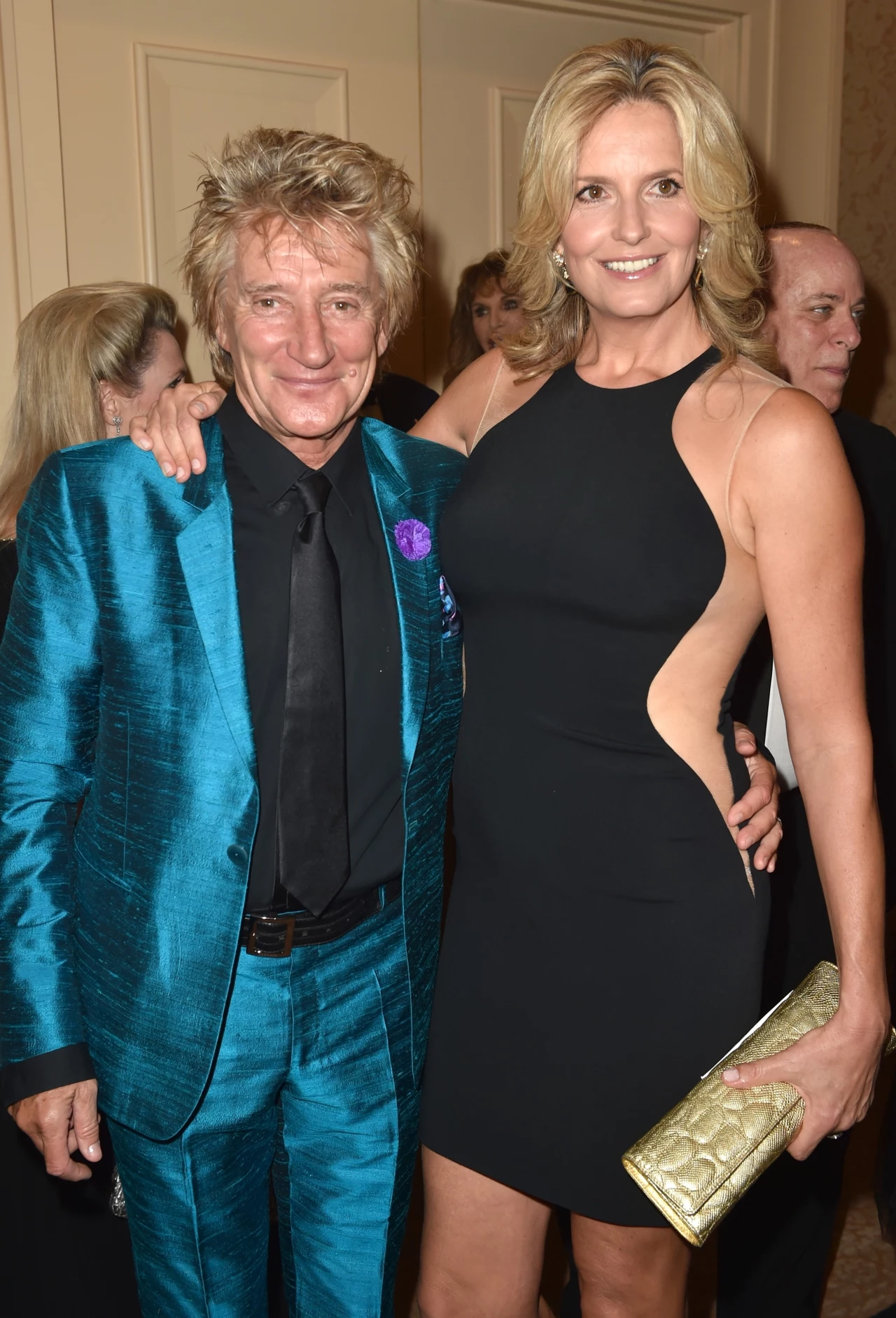 Rod Stewart poznał swoją przyszłą żonę Penny Lancaster w 1998 roku, ale dopiero w 2005 roku zdecydował się jej oświadczyć. Miało to miejsce na szczycie wieży Eiffla. W tym samym roku na świat przyszło pierwsze dziecko pary. Ich ślub miał miejsce w czerwcu 2007 roku. Między małżonkami jest 26-letnia różnica wieku