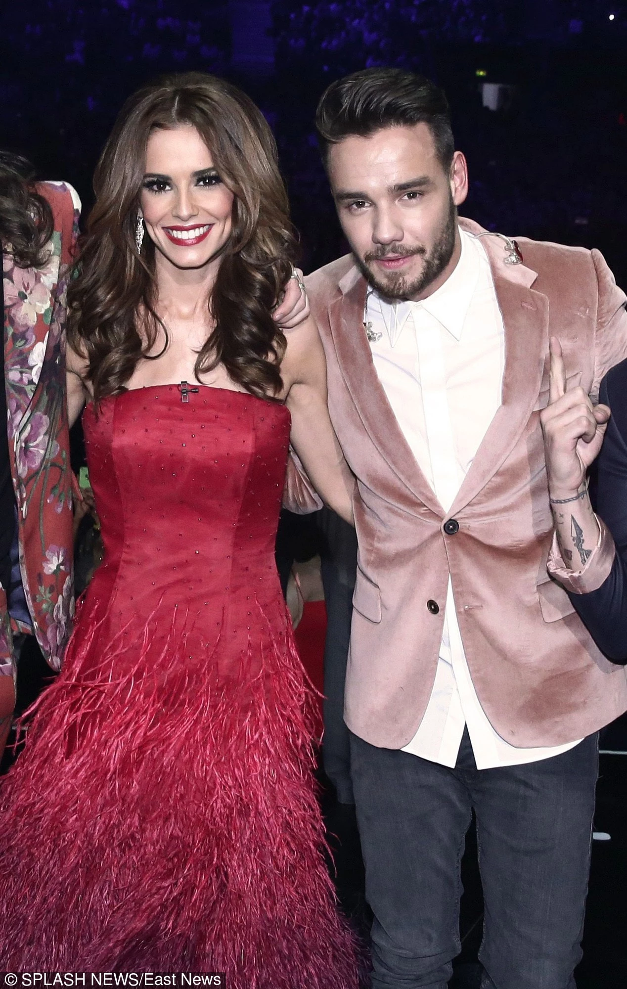 Cheryl Cole i Liam Payne prawdopodobnie spotykają się od grudnia 2015 roku, a dzieli ich 10 lat różnicy wieku. Kiedy w mediach pojawiły się pierwsze informacje na temat ich związku, liczne fanki zespołu One Direction, do którego należy Payne, wywołały burzę w sieci. Dziewczyny wypisywały mnóstwo obraźliwych wiadomości, a nawet gróźb pod adresem Cheryl