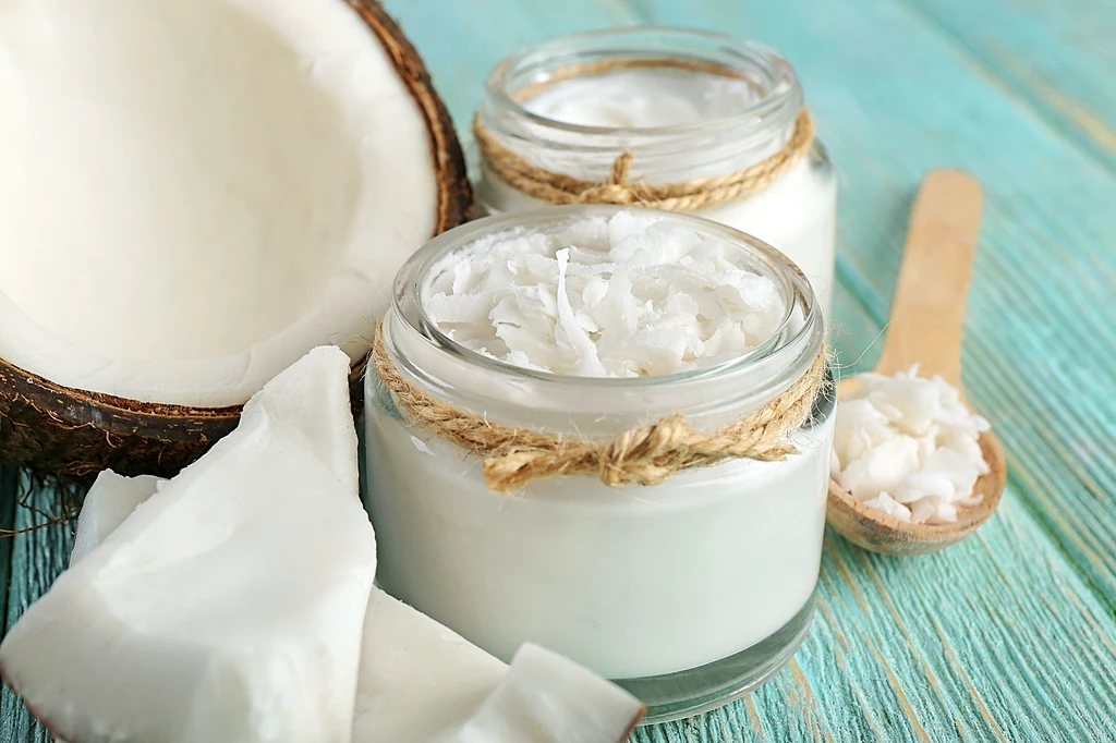 Kokos jest jedynym produktem, który zawiera kwas larynowy, dokładnie taki, jaki jest w mleku matki karmiącej
