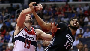 Marcin Gortat (z lewej)