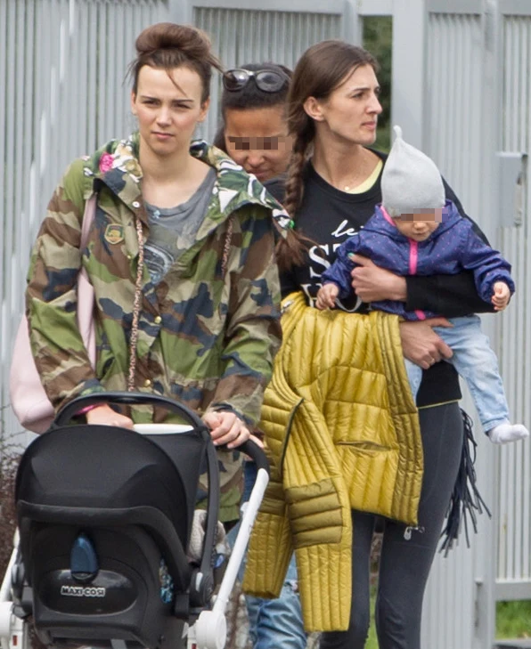 Paulina Krupińska z córką, Sebastianem i znajomymi 