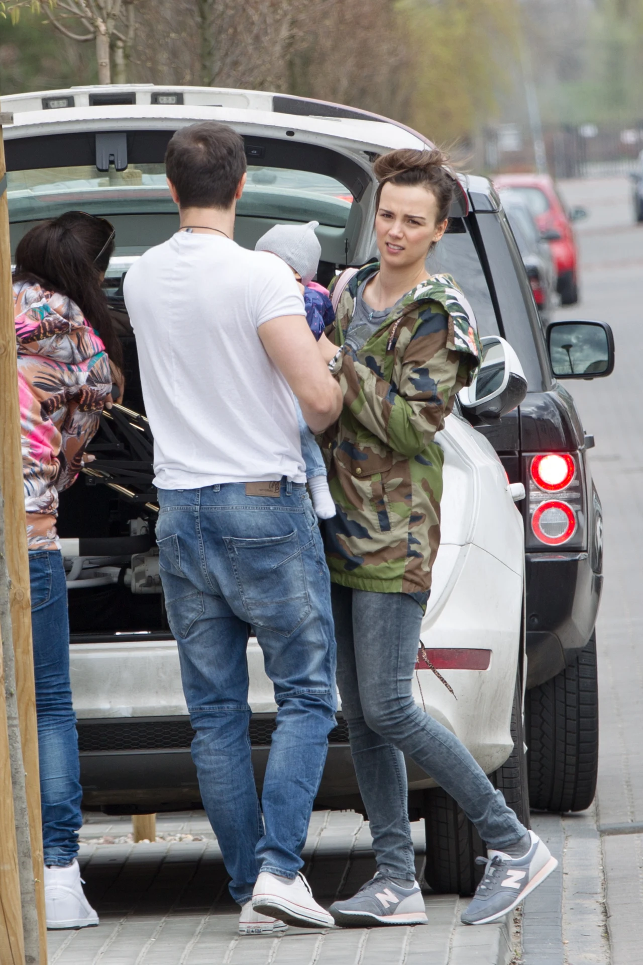 Paulina Krupińska z córką, Sebastianem i znajomymi Paulina Krupińska z córką, Sebastianem i znajomymi