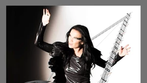Tarja Turunen na okładce "The Brightest Void"