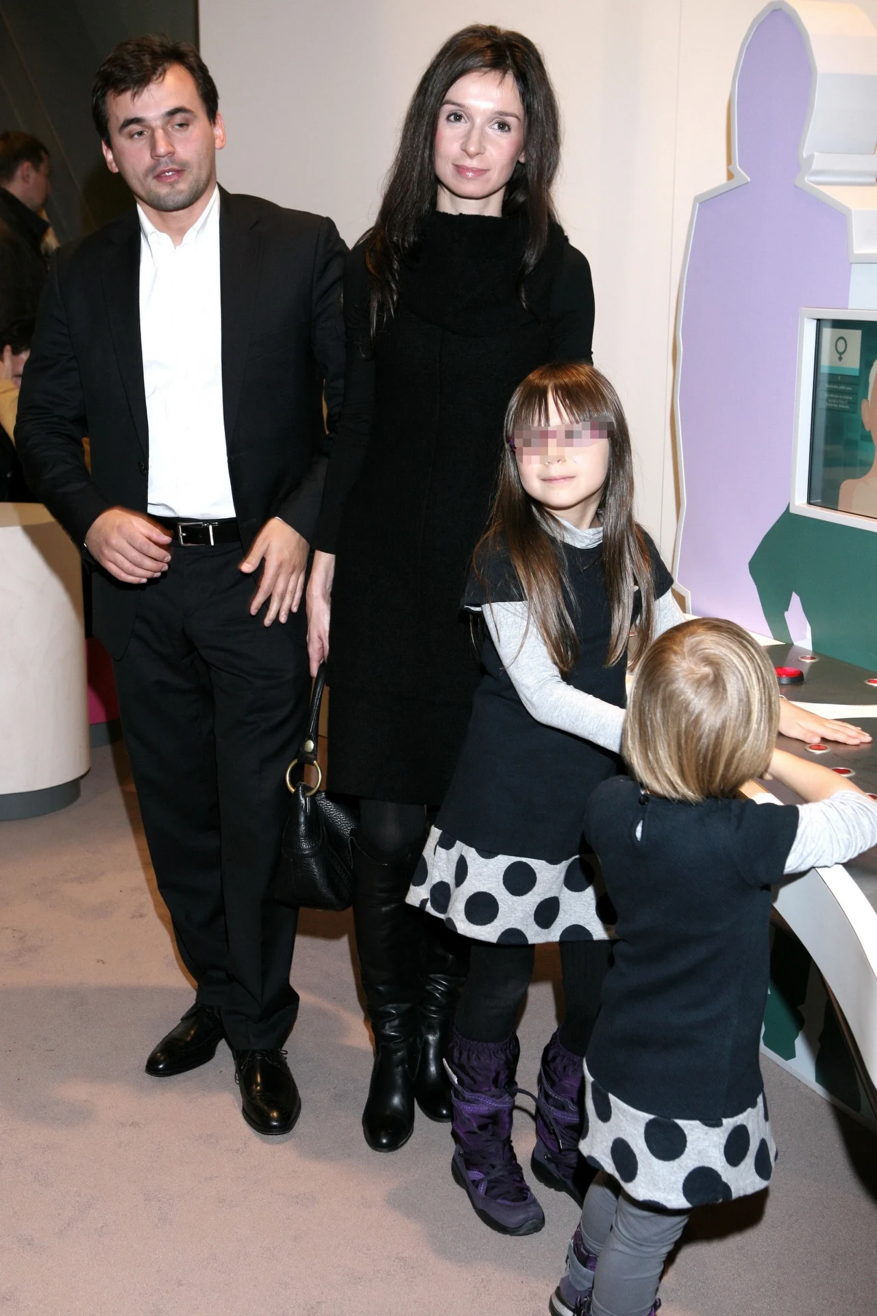 Marta Kaczyńska i Marcin Dubieniecki z córkami, 2010 rok Marta Kaczyńska i Marcin Dubieniecki z córkami, 2010 rok