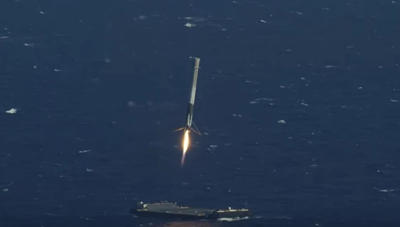 SpaceX - ułamki sekundy przed lądowaniem