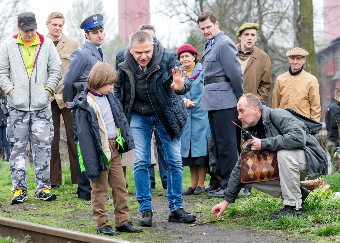 - Choć akcja filmu toczy się w latach 70., to problem głównego bohatera jest problemem współczesnym i uniwersalnym - to funkcjonowanie pod presją, hipokryzja, kwestie przyznania się do błędu i zachowania ludzkiej twarzy w sytuacji bardzo kryzysowej - ocenił Maciej Pieprzyca.
- Choć akcja filmu toczy się w latach 70., to problem głównego bohatera jest problemem współczesnym i uniwersalnym - to funkcjonowanie pod presją, hipokryzja, kwestie przyznania się do błędu i zachowania ludzkiej twarzy w sytuacji bardzo kryzysowej - ocenił Maciej Pieprzyca.
