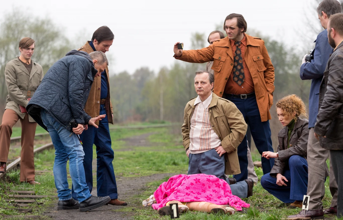 ak wyjaśniał dziennikarzom reżyser, a zarazem autor scenariusza, film będzie psychologicznym thrillerem, który odwołuje się do sławnej sprawy Zdzisława Marchwickiego, skazanego w 1975 r. na karę śmierci za zabójstwo 14 kobiet. Wyrok wykonano w 1977 r.
ak wyjaśniał dziennikarzom reżyser, a zarazem autor scenariusza, film będzie psychologicznym thrillerem, który odwołuje się do sławnej sprawy Zdzisława Marchwickiego, skazanego w 1975 r. na karę śmierci za zabójstwo 14 kobiet. Wyrok wykonano w 1977 r.