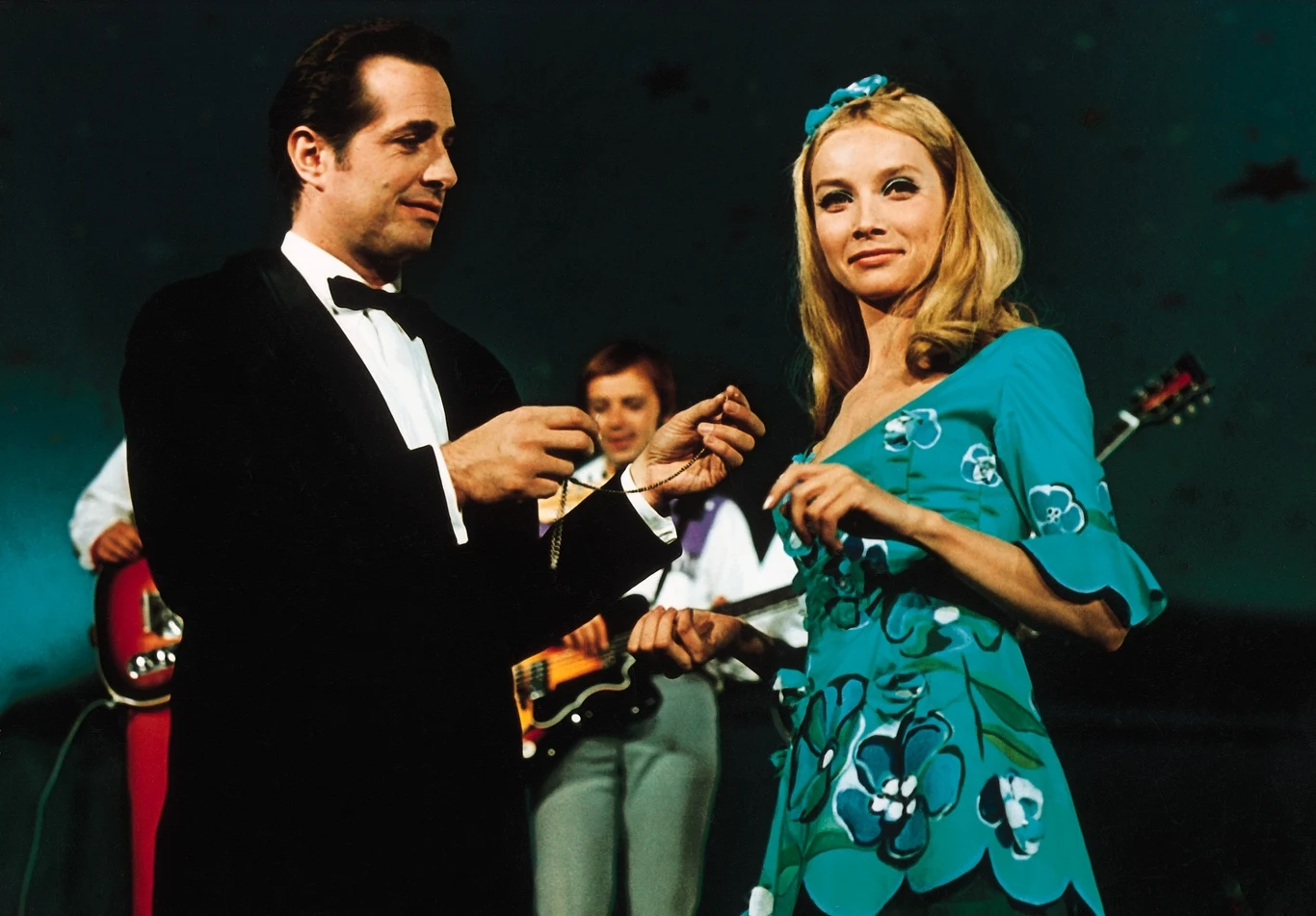 Prywatnie w latach 1964-1970 była żoną Andrzeja Kostenki (reżyser, scenarzysta, operator filmowy), z którym ma syna Marcina (ur. 1967).

Swoisty hołd aktorce oddała grupa Perfect w "Autobiografii": "Poróżniła nas, Za jej Poli Raksy twarz, każdy by się zabić dał...".