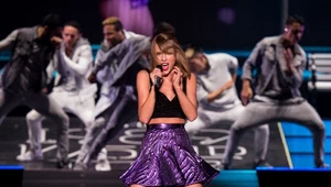 Taylor Swift "New Romantics": Koncertowy teledysk podsumowuje trasę "1989"