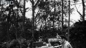 Gen. Stanisław Maczek, dowódca 1. Dywizji Pancernej, w czołgu cromwell