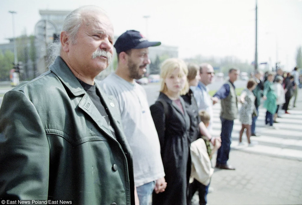 W lutym 2001 r. zorganizował w stolicy Łańcuch Czystych Serc przeciwko narkomanii. Uczestniczyło w nim ok. 2-3 tys. młodych warszawiaków, premier oraz członkowie rządu