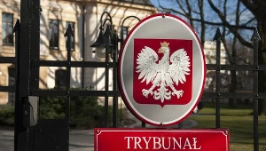 Łódzcy radni uchwalili, że władze Łodzi będą stosować się do wyroków Trybunału Konstytucyjnego - nawet jeśli nie zostaną one opublikowane