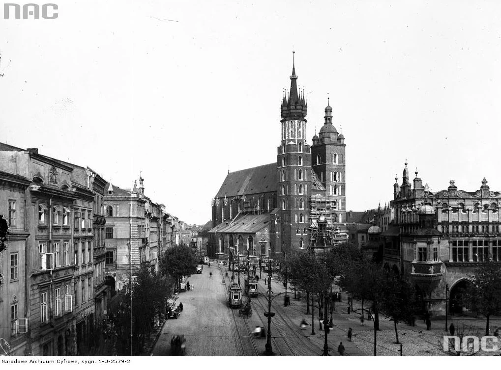 Kościół Mariacki i widok na fragment Rynku Głównego w Krakowie na linii A-B (1929 r.)