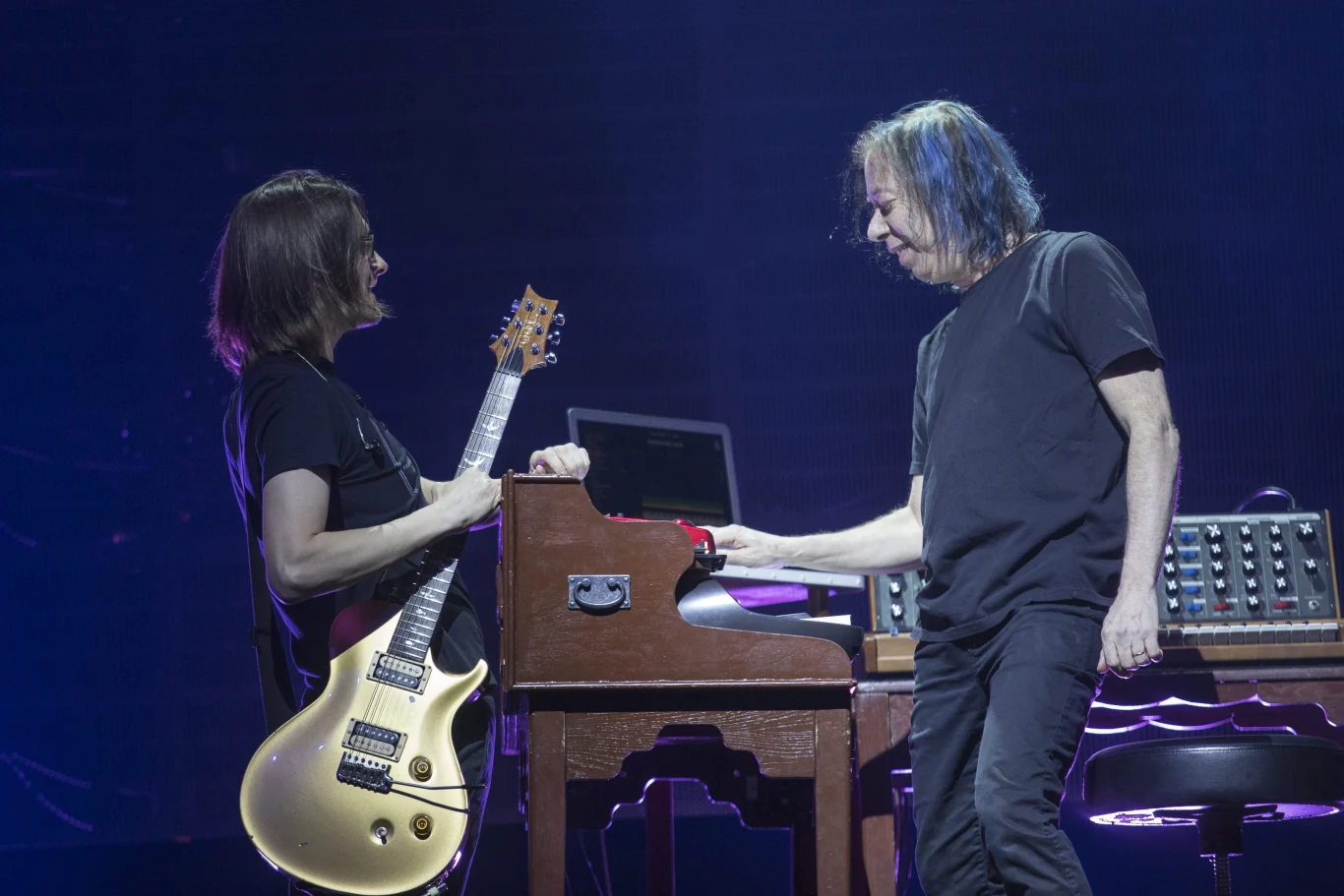 Steven Wilson i grający na klawiszach Adam Holzman Steven Wilson i grający na klawiszach Adam Holzman