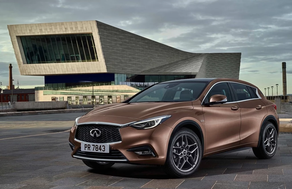 Infiniti Q30