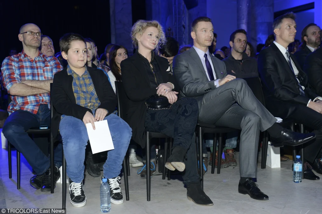 Hubert towarzyszy znanej mamie na bankietach