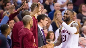 LeBron James (z prawej)