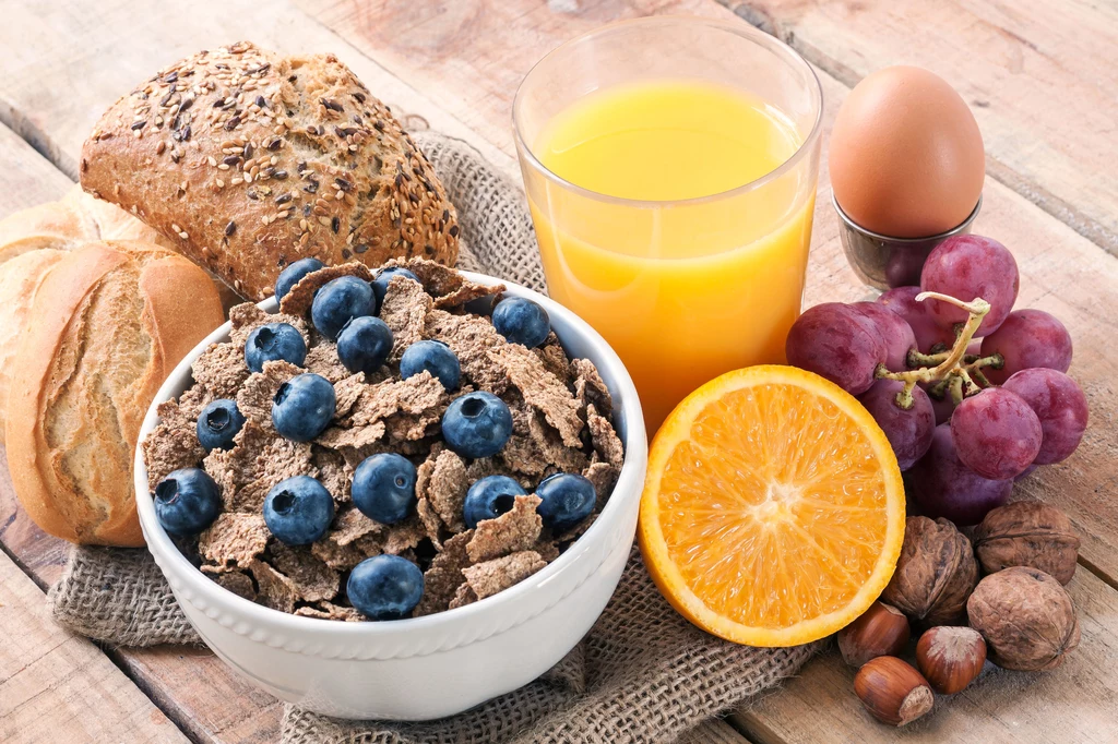 Pyszne i pożywne śniadanie to dawka pozytywnej energii na wiele godzin spędzonych poza domem