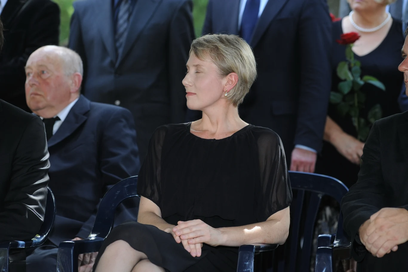 Olga Sawicka na pogrzebie męża Olga Sawicka na pogrzebie męża
