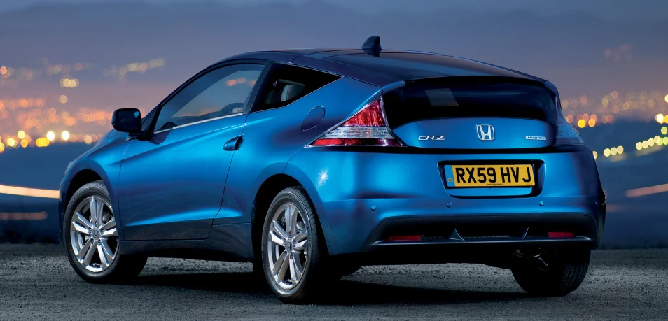 Honda CR-Z – nietypowa hybryda z manualną skrzynią biegów. Bez sukcesów na rynku.